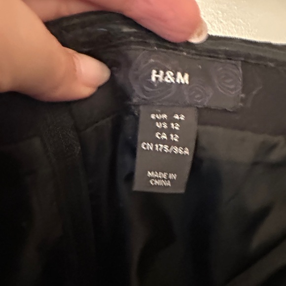 H&M Black Strapless Dress with pockets - Picture 5 of 10